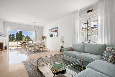 Middle Floor Apartment in Nueva Andalucía