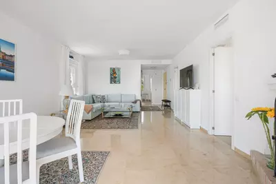 Middle Floor Apartment in Nueva Andalucía