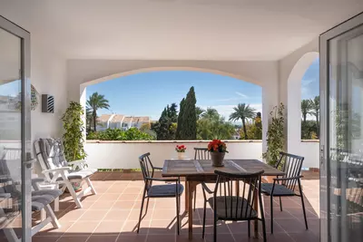 Middle Floor Apartment in Nueva Andalucía