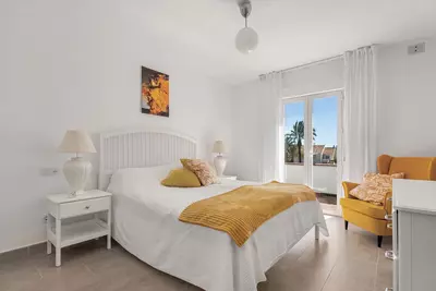 Middle Floor Apartment in Nueva Andalucía