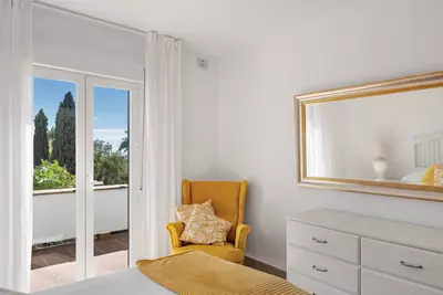Middle Floor Apartment in Nueva Andalucía