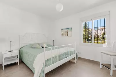 Middle Floor Apartment in Nueva Andalucía