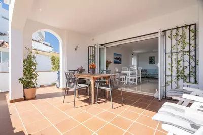 Middle Floor Apartment in Nueva Andalucía