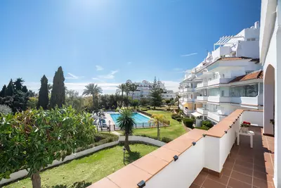 Middle Floor Apartment in Nueva Andalucía