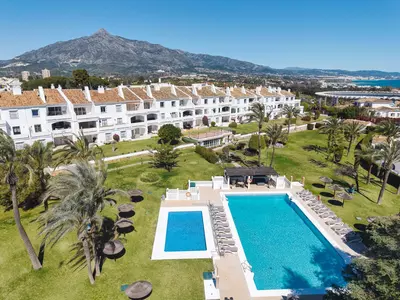 Middle Floor Apartment in Nueva Andalucía