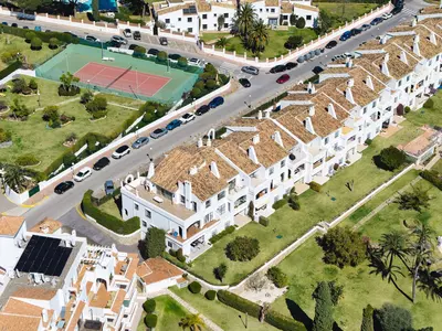 Middle Floor Apartment in Nueva Andalucía