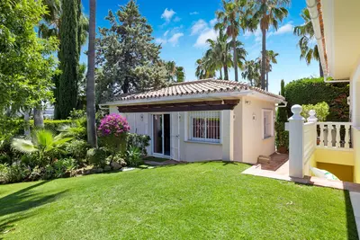 Detached Villa in Nueva Andalucía