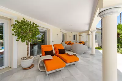 Detached Villa in Nueva Andalucía