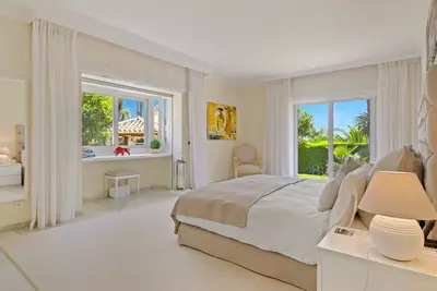 Detached Villa in Nueva Andalucía