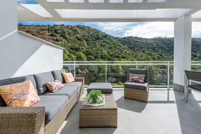 Middle Floor Apartment in Benahavís