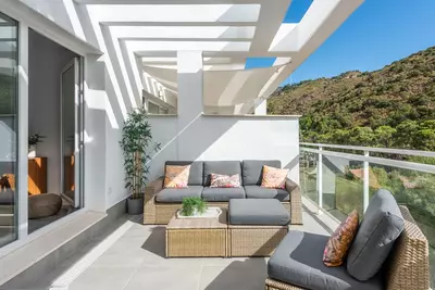 Middle Floor Apartment in Benahavís