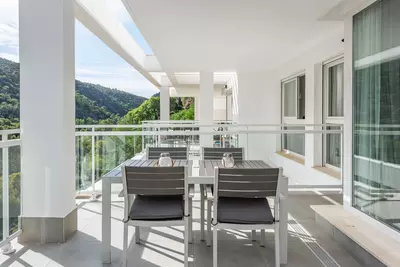 Middle Floor Apartment in Benahavís