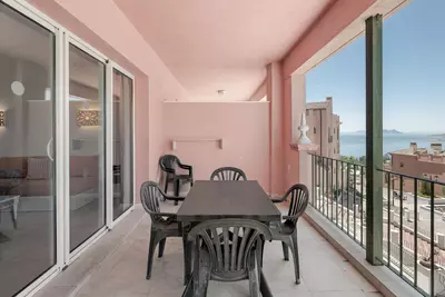 Middle Floor Apartment in Manilva