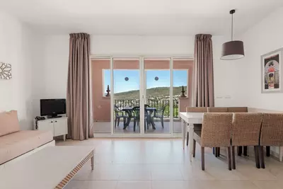 Middle Floor Apartment in Manilva