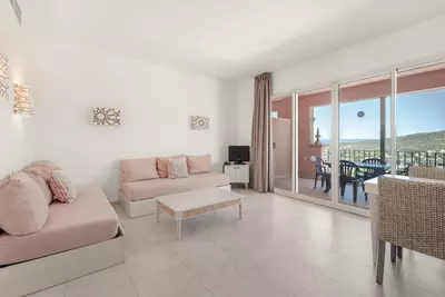 Middle Floor Apartment in Manilva