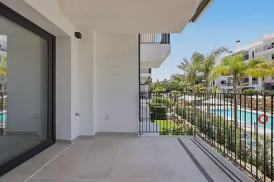 Middle Floor Apartment in Estepona