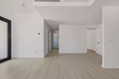 Middle Floor Apartment in Estepona