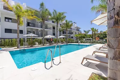 Middle Floor Apartment in Estepona