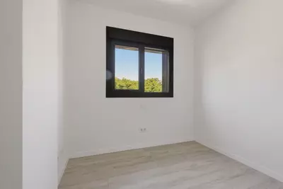 Middle Floor Apartment in Estepona