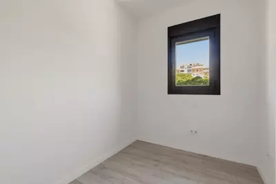 Middle Floor Apartment in Estepona