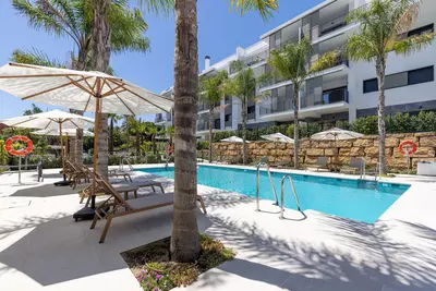 Middle Floor Apartment in Estepona