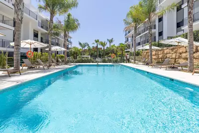 Middle Floor Apartment in Estepona