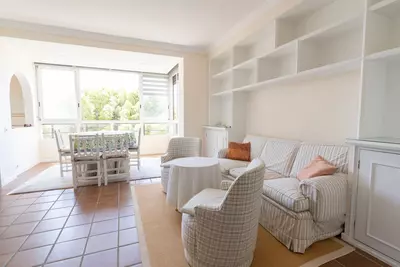 Middle Floor Apartment in Nueva Andalucía