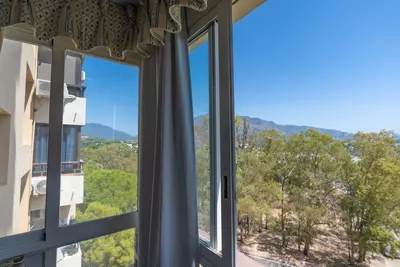 Middle Floor Apartment in Nueva Andalucía