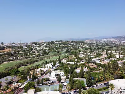 Middle Floor Apartment in Nueva Andalucía
