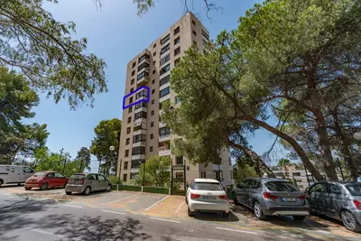 Middle Floor Apartment in Nueva Andalucía
