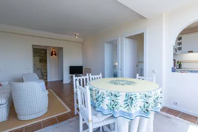 Middle Floor Apartment in Nueva Andalucía