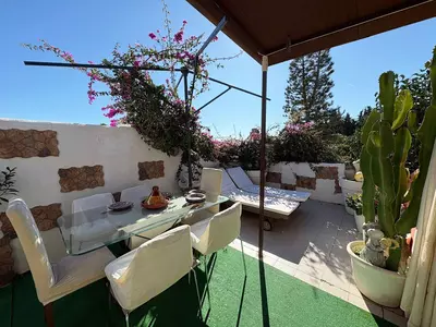 Semi-Detached House in Bel Air