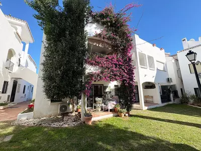 Semi-Detached House in Bel Air
