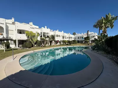 Semi-Detached House in Bel Air