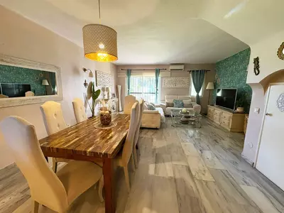 Semi-Detached House in Bel Air