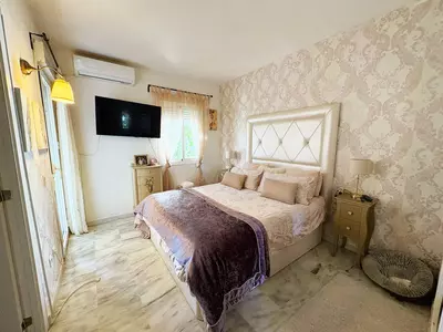 Semi-Detached House in Bel Air