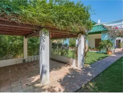 Detached Villa in Artola