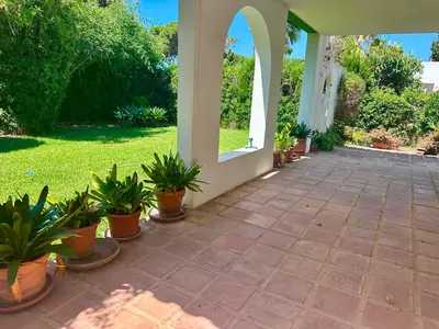 Detached Villa in Artola