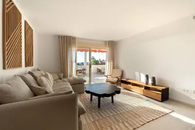 Middle Floor Apartment in Nueva Andalucía