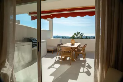 Middle Floor Apartment in Nueva Andalucía