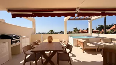 Middle Floor Apartment in Nueva Andalucía