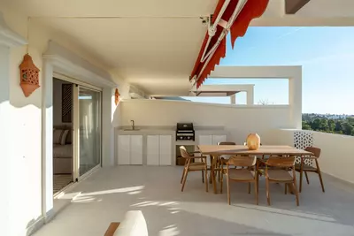 Middle Floor Apartment in Nueva Andalucía