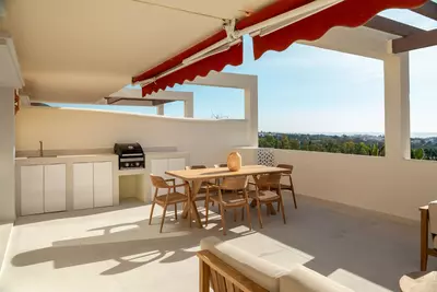 Middle Floor Apartment in Nueva Andalucía