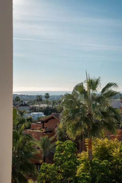 Middle Floor Apartment in Nueva Andalucía