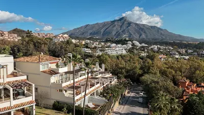 Middle Floor Apartment in Nueva Andalucía