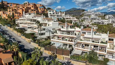 Middle Floor Apartment in Nueva Andalucía