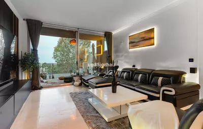 Middle Floor Apartment in Estepona