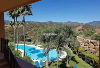 Middle Floor Apartment in Estepona