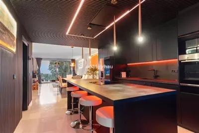 Middle Floor Apartment in Estepona