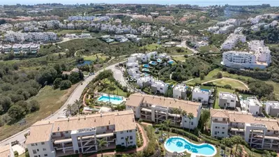 Middle Floor Apartment in Estepona